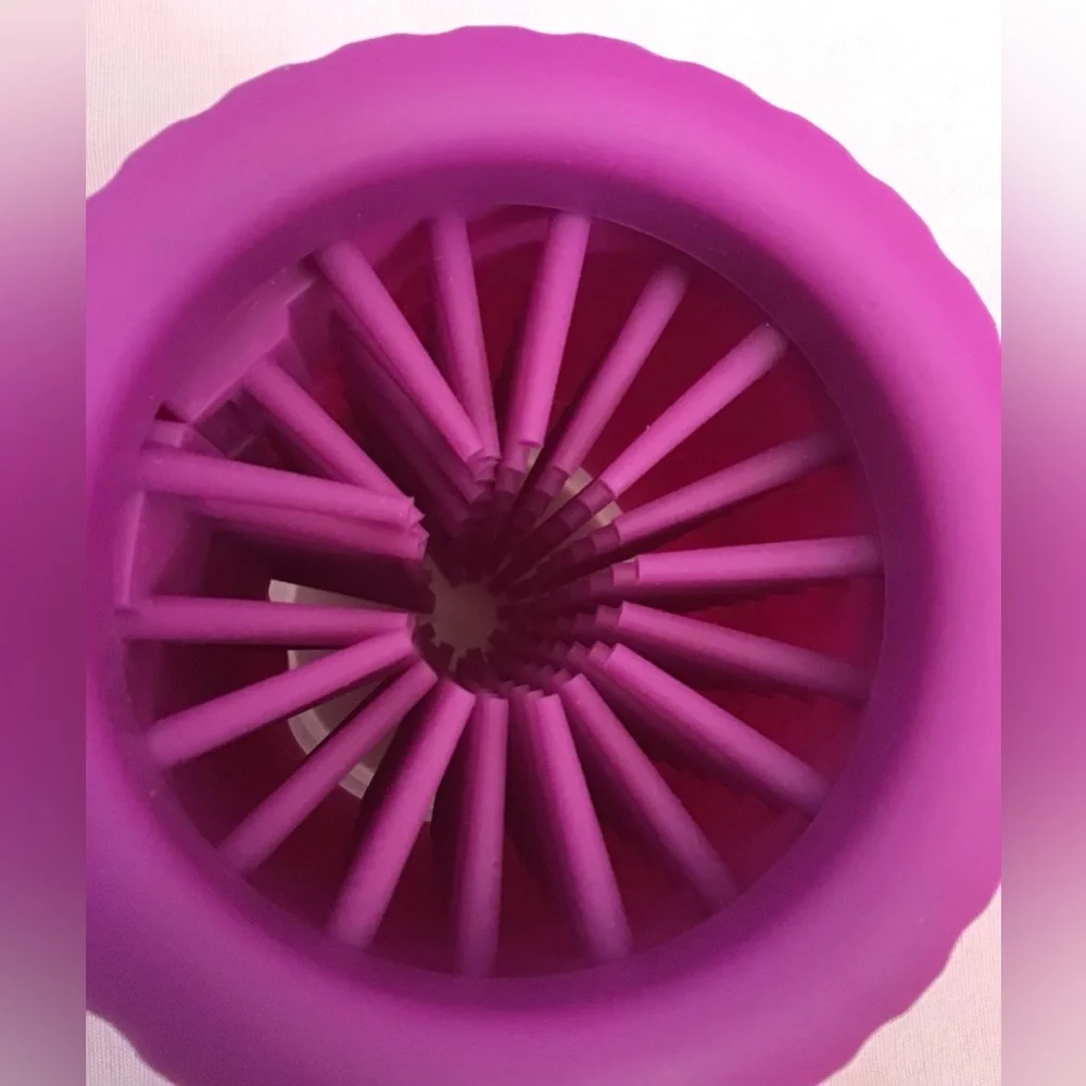 NWT Dexas MudBuster Portable Dog Paw Cleaner Purple Soft Gentle Silicone